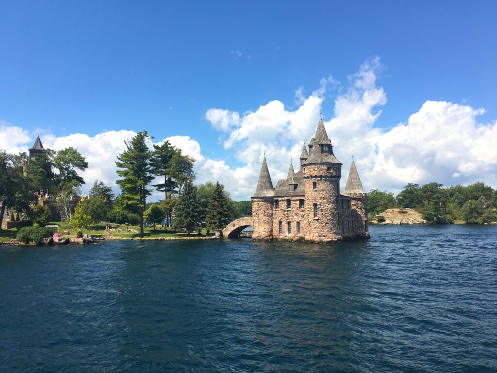 Tour Niagara Falls, Toronto, Washington & Philadelphia from New York: 5 Days