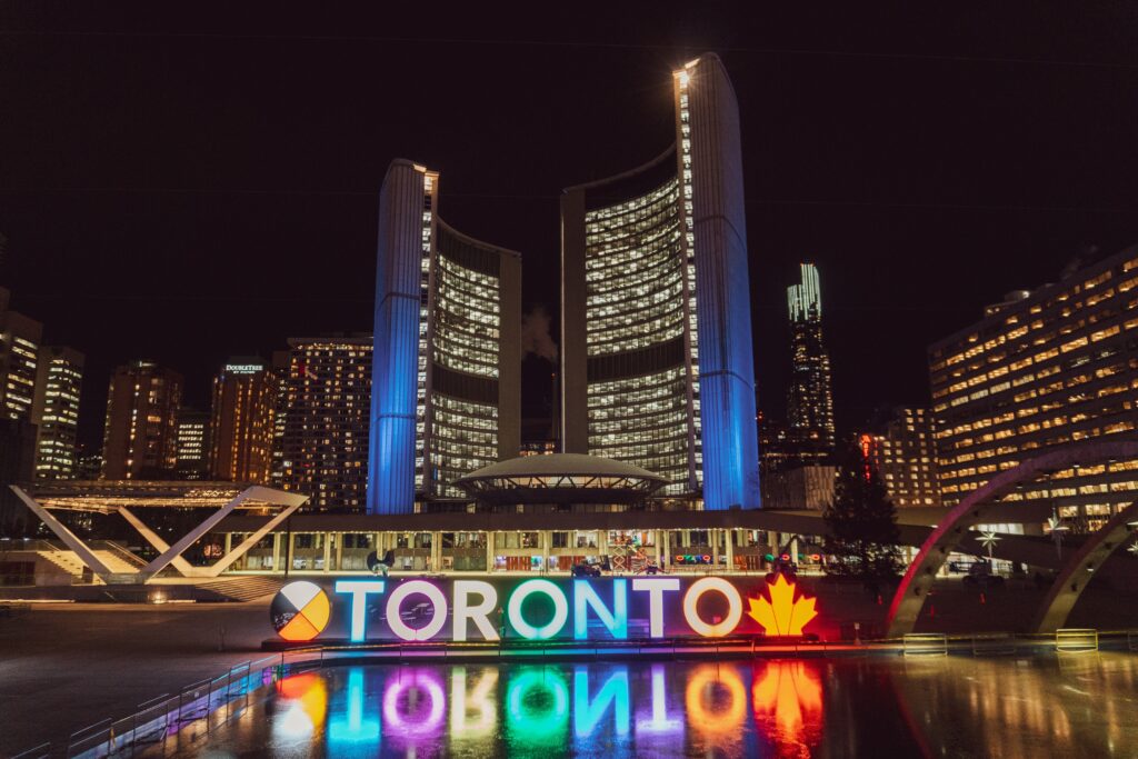 Tour Niagara Falls, Toronto, Washington & Philadelphia from New York: 5 Days