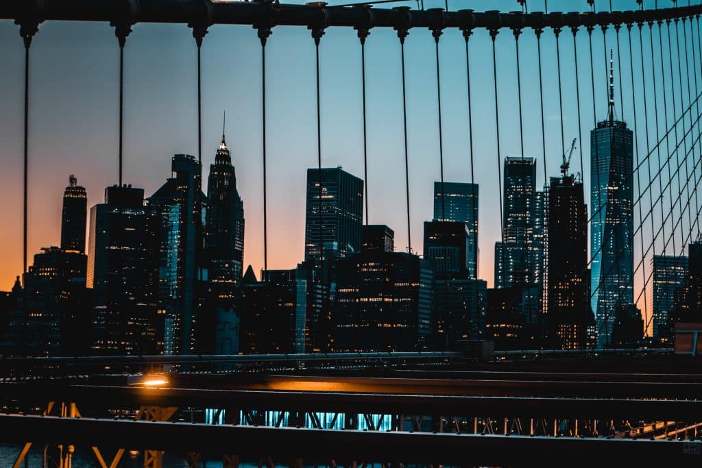 Veduta di Manhattan al tramonto dal Ponte di Brooklyn
